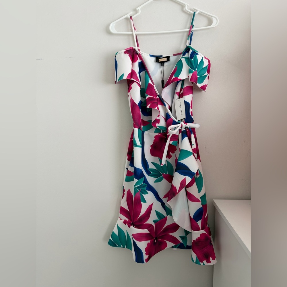 NWT Wrap Floral Dress size 6